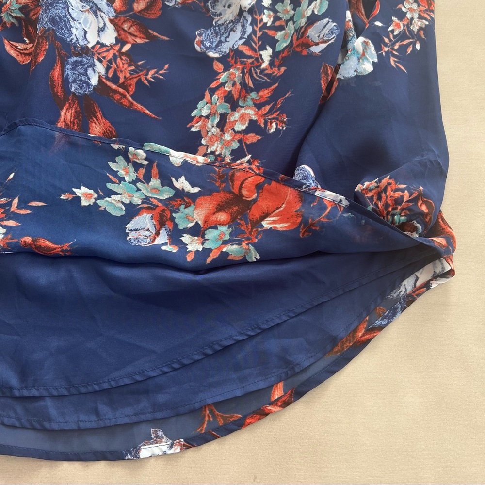 3/$18 PROMO - Flowy Off Shoulder Blouse with Tie Neck from Belle Sky - Size L - Picture 4 of 6